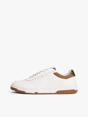 beige rutschhemmender basketball-sneaker mit leder für herren - tommy hilfiger