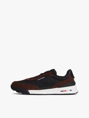 sneakers retro in camoscio con mix di texture nero da uomini tommy hilfiger
