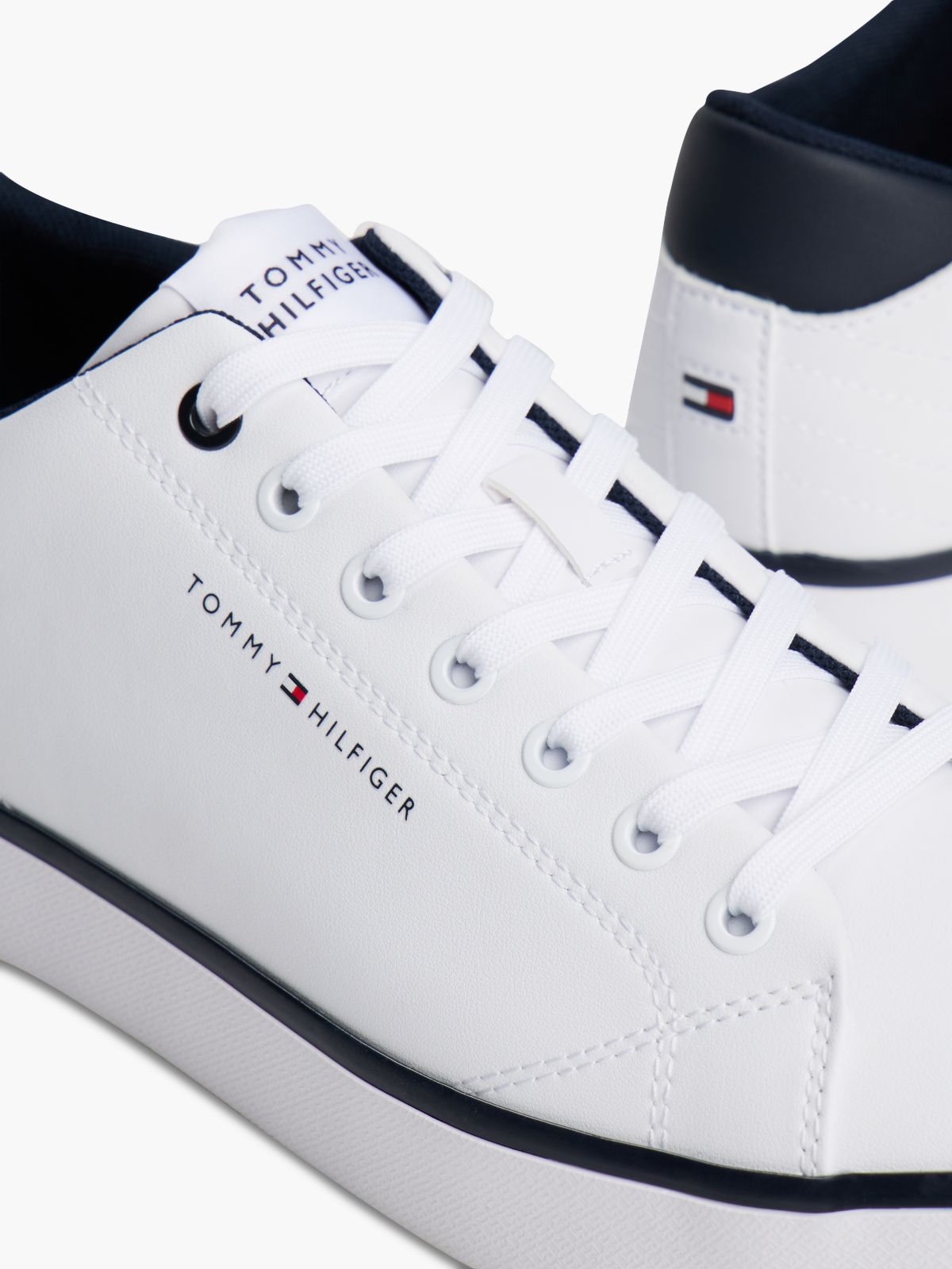 Low Profile Trainers With Leather — White