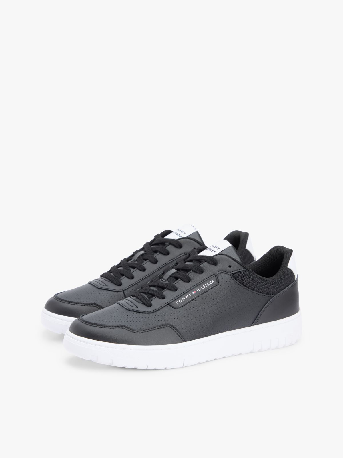 Fine Cleat Basketball Trainers With Leather — Black