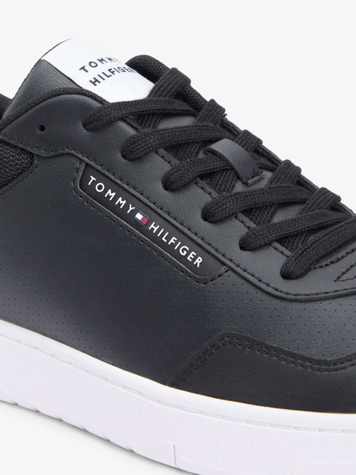 Fine Cleat Basketball Trainers With Leather — Black