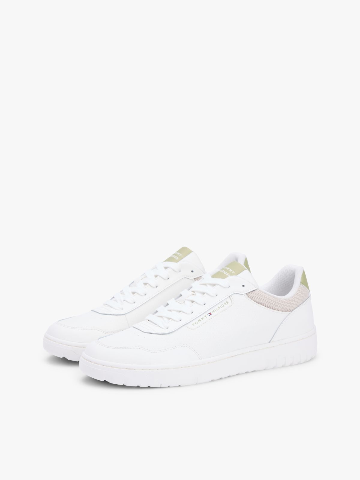 Fine Cleat Basketball Trainers With Leather — White