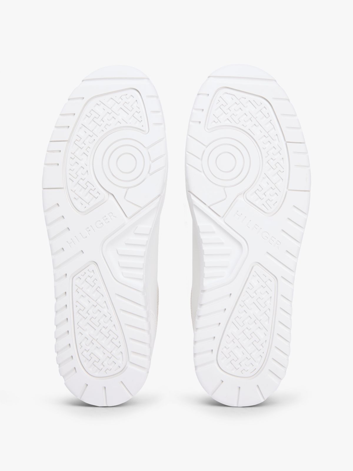 Fine Cleat Basketball Trainers With Leather — White