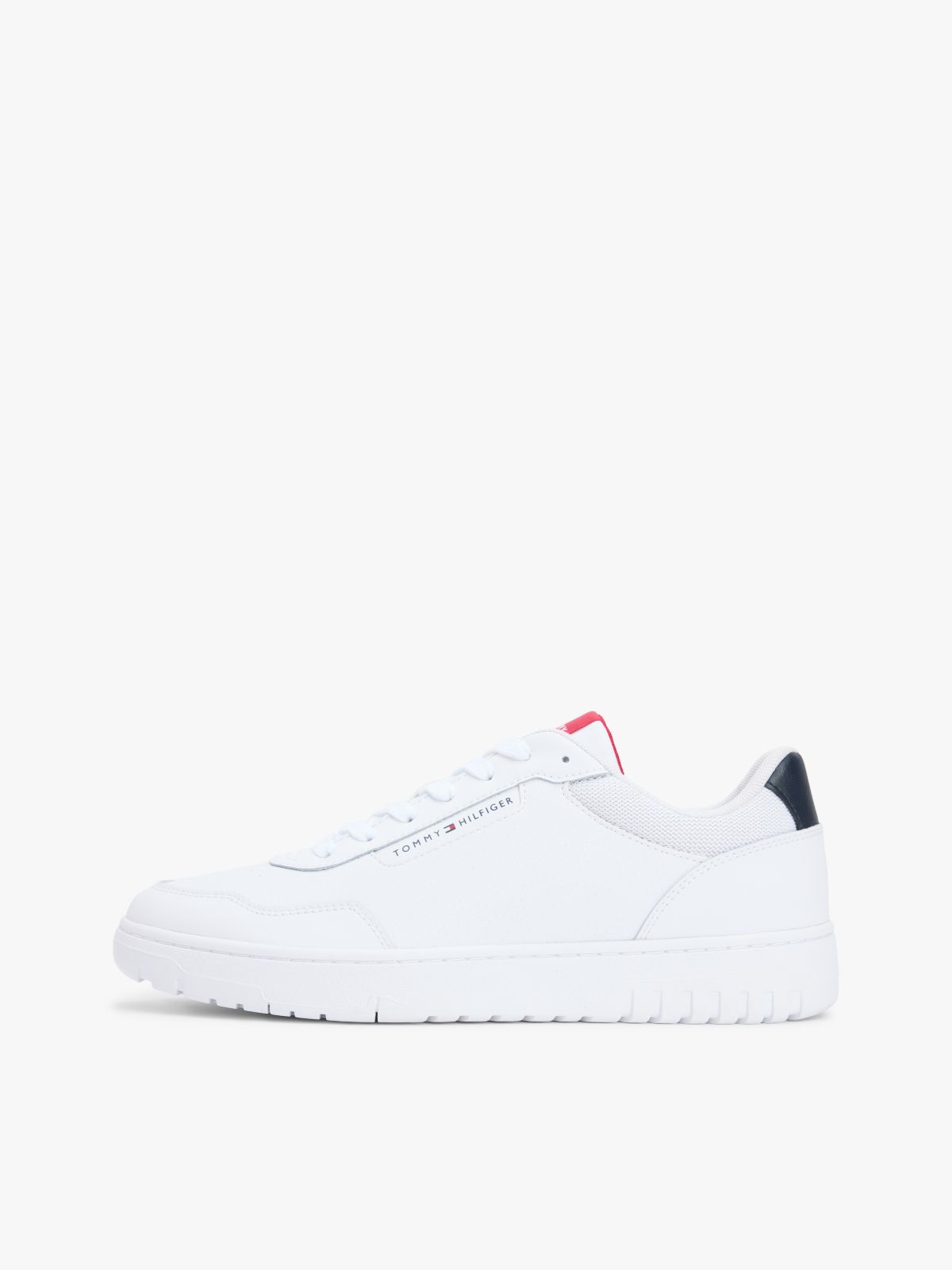 Fine Cleat Basketball Trainers With Leather — White