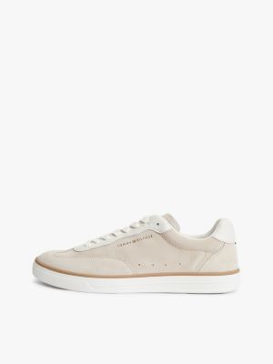 beige luxe suède sneaker voor heren - tommy hilfiger