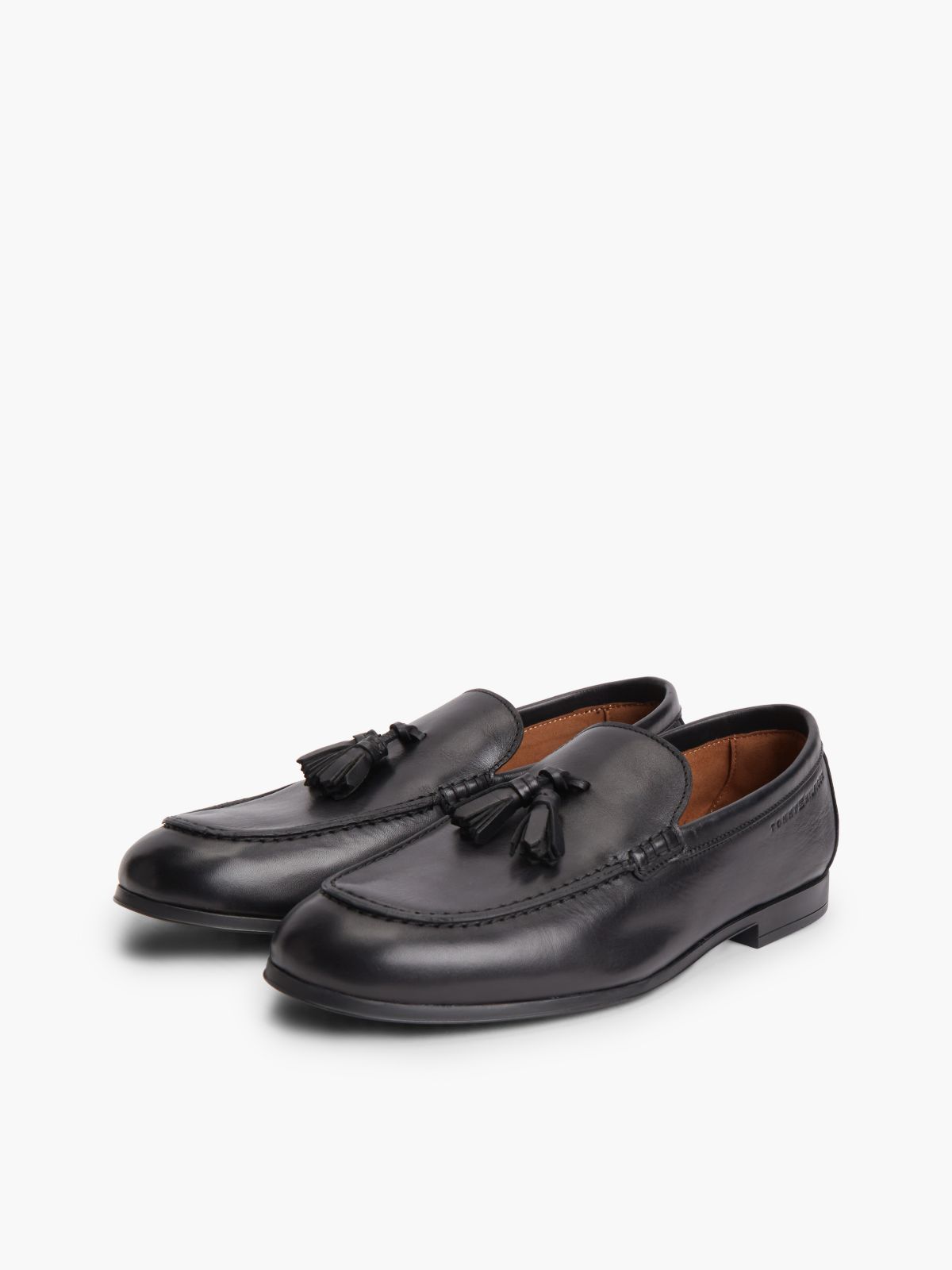 Logo Tassel Flexible Leather Loafers — Black