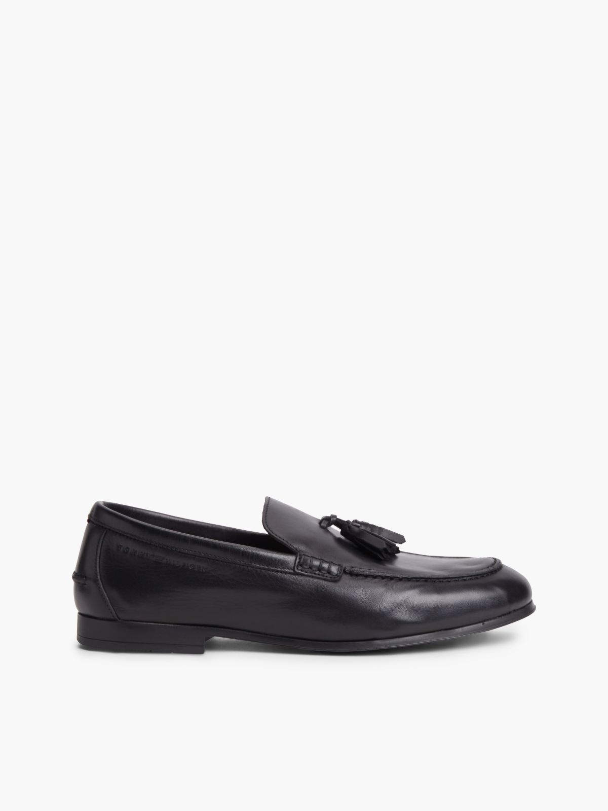 Logo Tassel Flexible Leather Loafers — Black