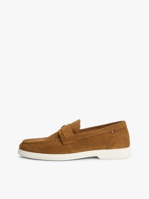 braun wildleder-loafer mit flag-emblem für herren - tommy hilfiger