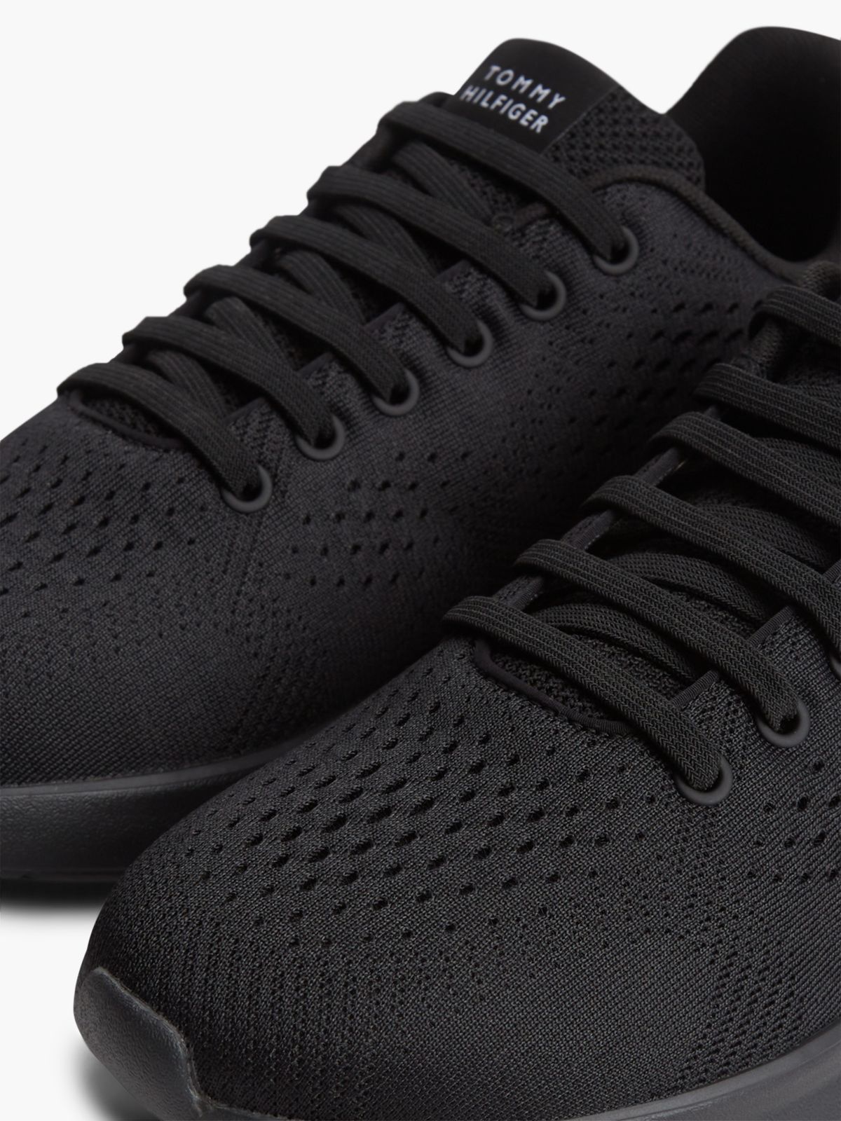 Lightweight Jacquard Knit Trainers — Black