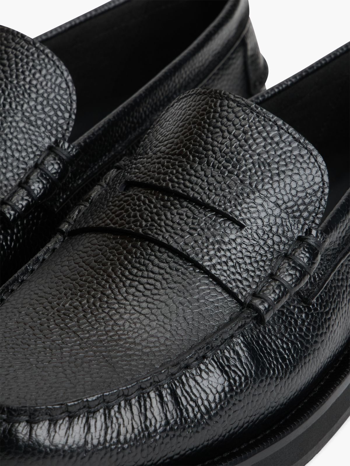 New York Label Leather Pebble Grain Loafers — Black