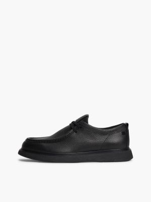 scarpe stringate in pelle martellata con logo nero da uomini tommy hilfiger