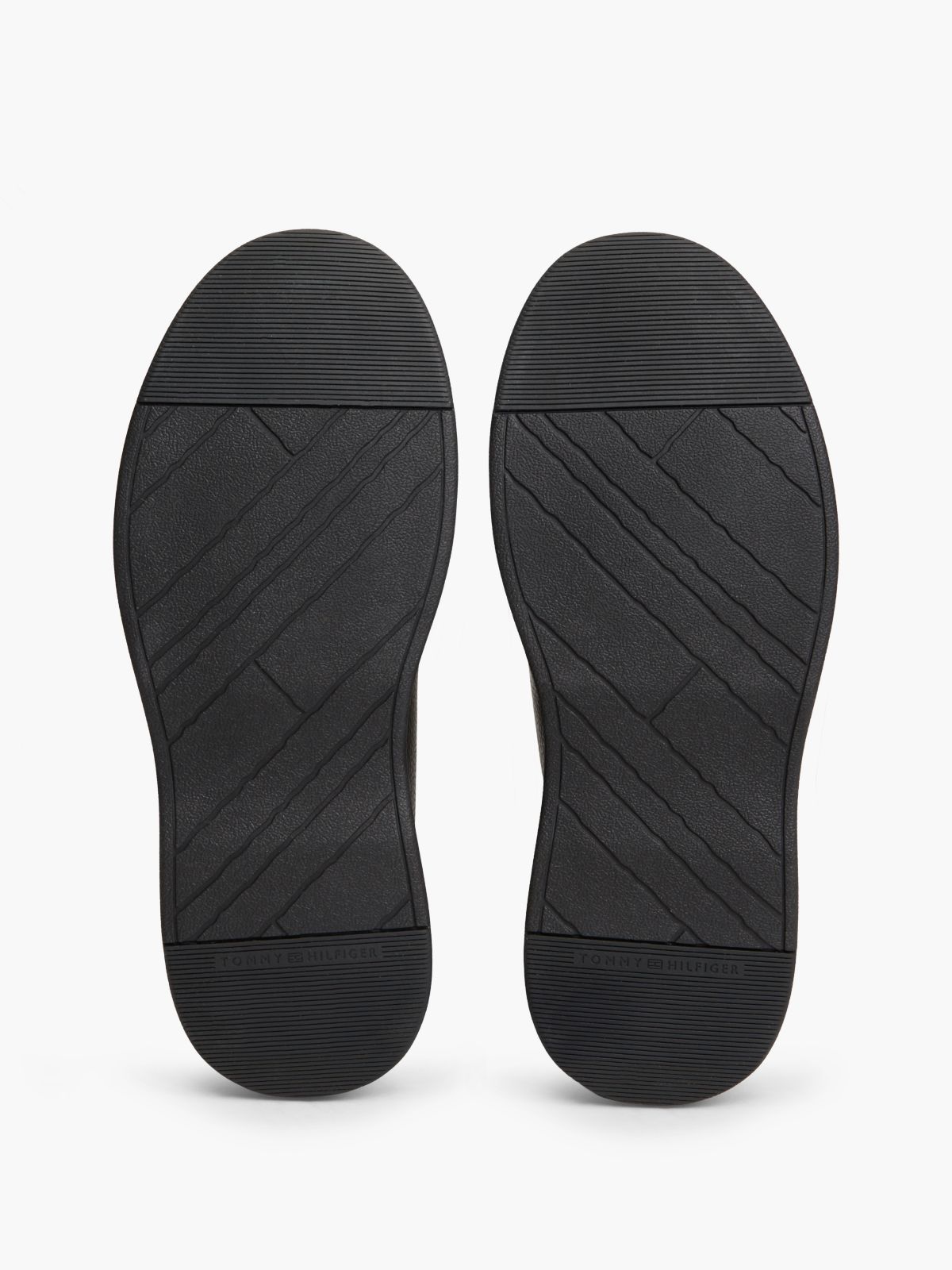 Leather Flag Plaque Chukka Boots — Black