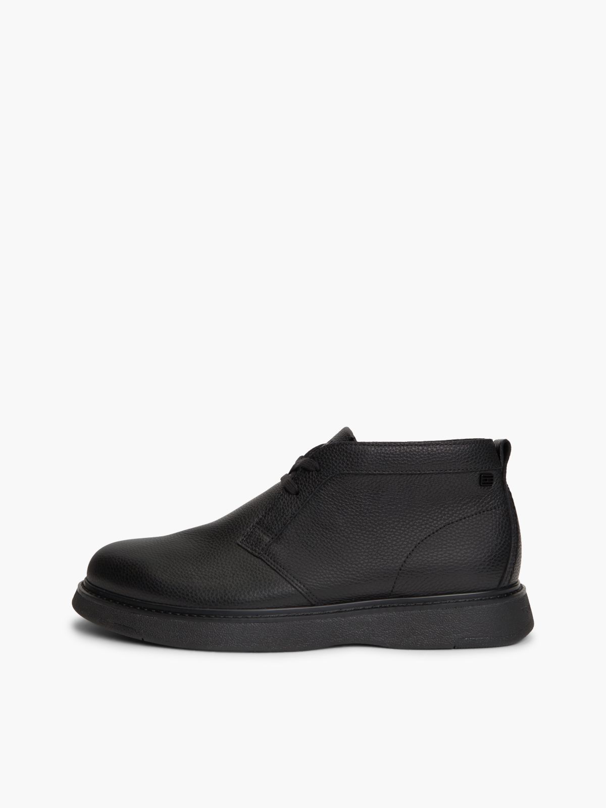 Leather Flag Plaque Chukka Boots — Black