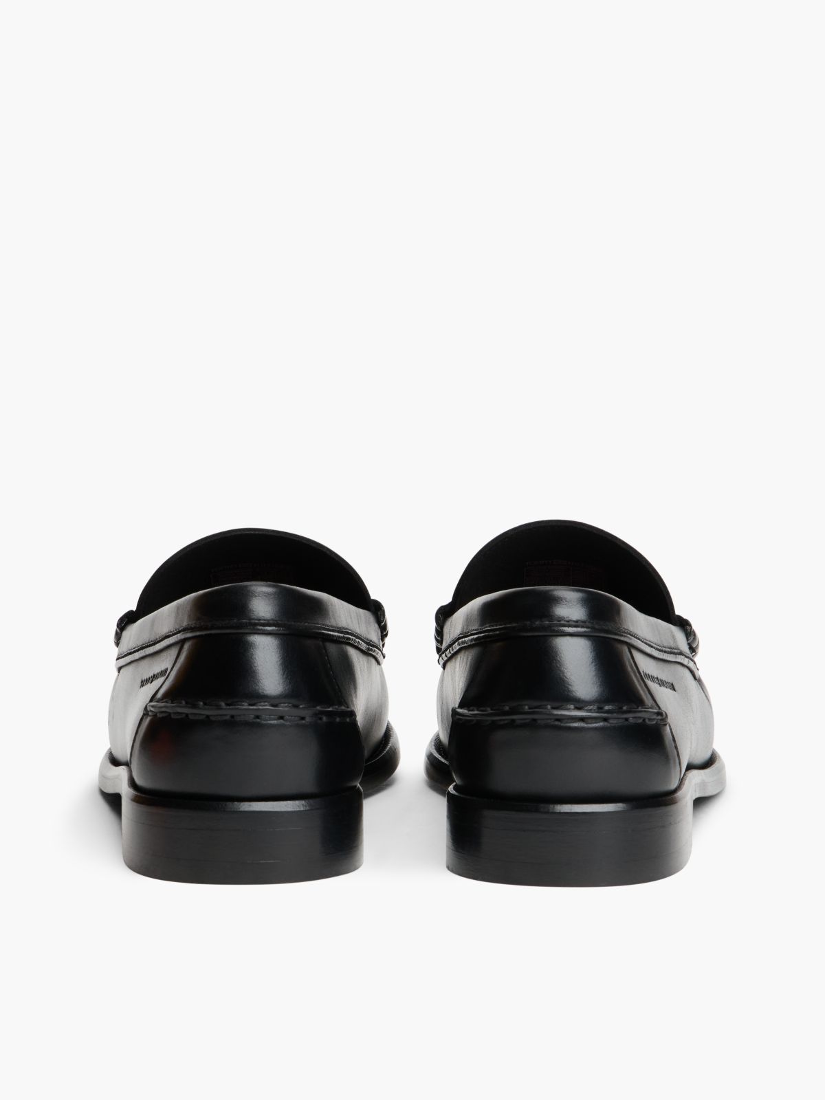 New York Label Loafer aus Narbenleder — Black