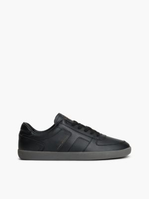 black skórzane buty sportowe z metalicznym logo dla mężczyźni - tommy hilfiger