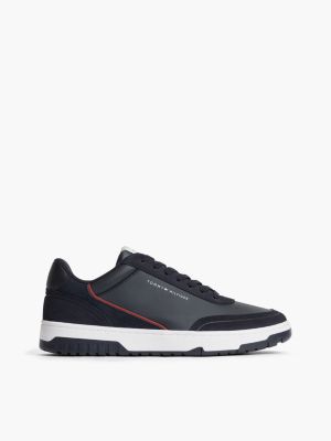 blue leren basketbalsneaker met gemengde texturen voor heren - tommy hilfiger