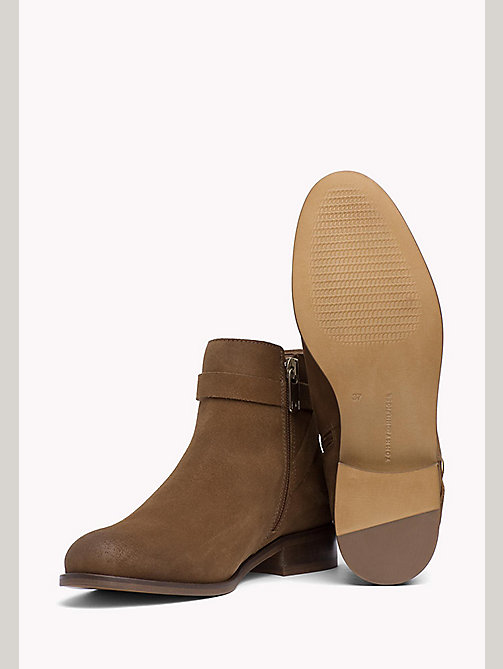 Stivaletti Donna | Tommy Hilfiger® IT ... TOMMY HILFIGER Suede Eyelet Strap Ankle Boots - SUMMER COGNAC - TOMMY HILFIGER Look Per L