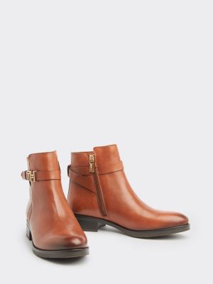 tommy hilfiger heeled chelsea boots