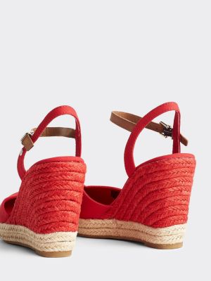 basic closed toe mid wedge tommy hilfiger