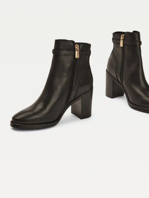 tommy hilfiger heeled chelsea boots