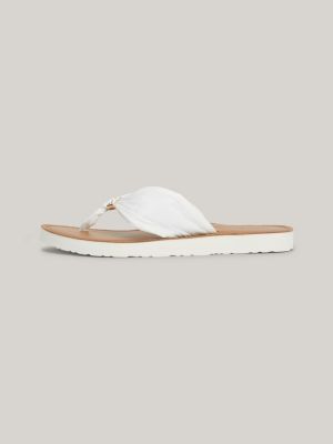 Tommy hilfiger flat hot sale beach sandals