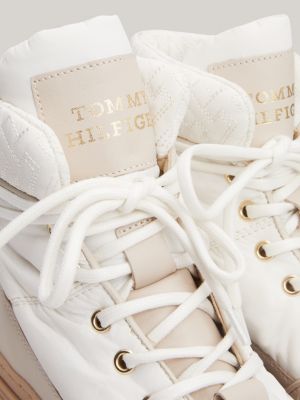 tommy hilfiger walking boots