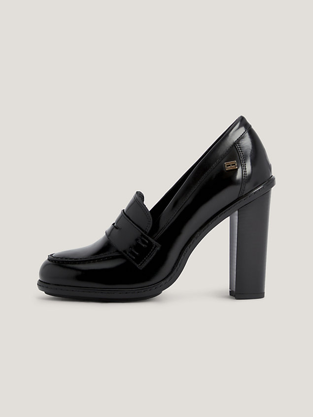 black essential hoher loafer-pump aus lackleder für damen - tommy hilfiger