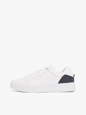 weiß elevated essential court-sneaker aus leder für damen - tommy hilfiger