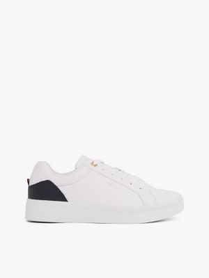 Essential Flag Plaque Basketball Trainers | White | Tommy Hilfiger