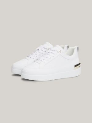 Tenis blancos con online moño