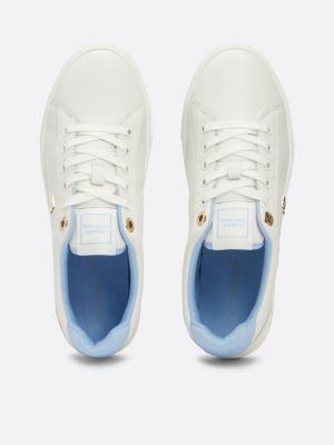 sneakers in pelle con monogramma th bianco da donne tommy hilfiger