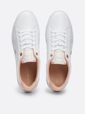 zapatillas de piel con monogramas th blanco de mujeres tommy hilfiger