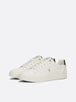 sneakers in pelle con monogramma th bianco da donne tommy hilfiger