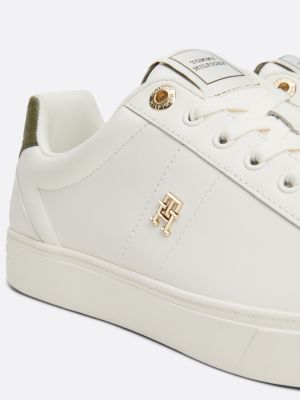 sneakers in pelle con monogramma th bianco da donne tommy hilfiger