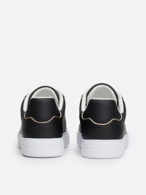 czarny skórzane buty sportowe z metalicznym logo dla kobiety - tommy hilfiger