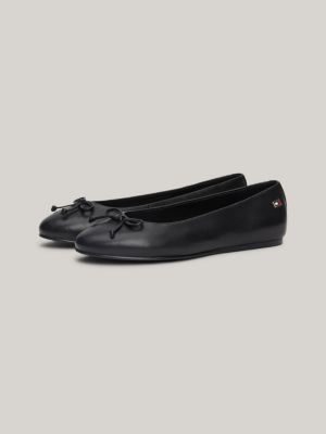 black leder-ballerina mit schleife und emaille-flag für damen - tommy hilfiger