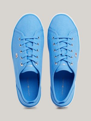 sneakers in tela con bandierina smaltata blu da donne tommy hilfiger