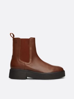 braun chelsea-boot aus leder mit logo-tape für damen - tommy hilfiger