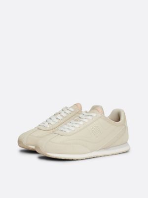 baskets de running heritage en cuir beige pour femmes tommy hilfiger
