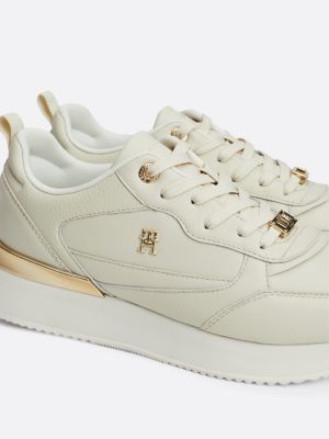 beige runner-sneaker aus leder mit th-monogramm für damen - tommy hilfiger