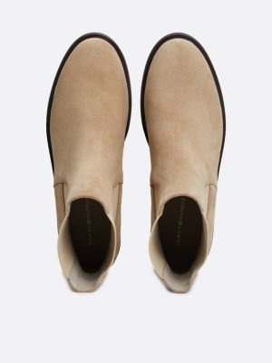 beige suède chelsea boot met geëmailleerde vlag voor dames - tommy hilfiger