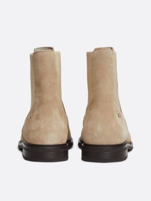 beige suède chelsea boot met geëmailleerde vlag voor dames - tommy hilfiger