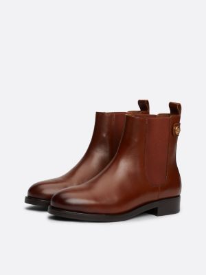 braun chelsea-boot aus leder mit monogramm-emblem für damen - tommy hilfiger