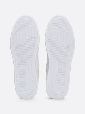 chaussures de basket à drapeau en émail beige pour femmes tommy hilfiger