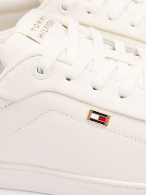 beige court-sneaker aus leder mit flag für damen - tommy hilfiger