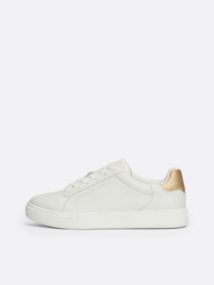 sneakers in pelle con retro metallizzato beige da donne tommy hilfiger
