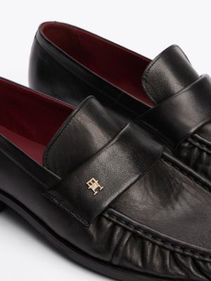 schwarz loafer aus leder mit th-monogramm und falten für damen - tommy hilfiger