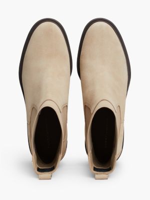 beige chelsea-boot aus wildleder mit blockabsatz für damen - tommy hilfiger