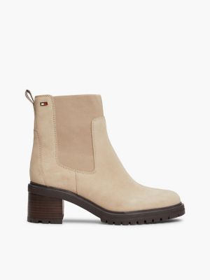 beige chelsea-boot aus wildleder mit blockabsatz für damen - tommy hilfiger