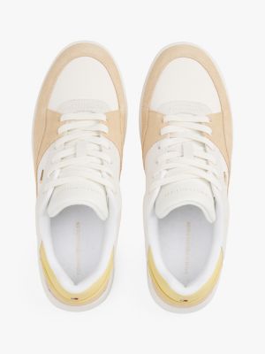 sneakers stile basket con mix di texture bianco da donne tommy hilfiger